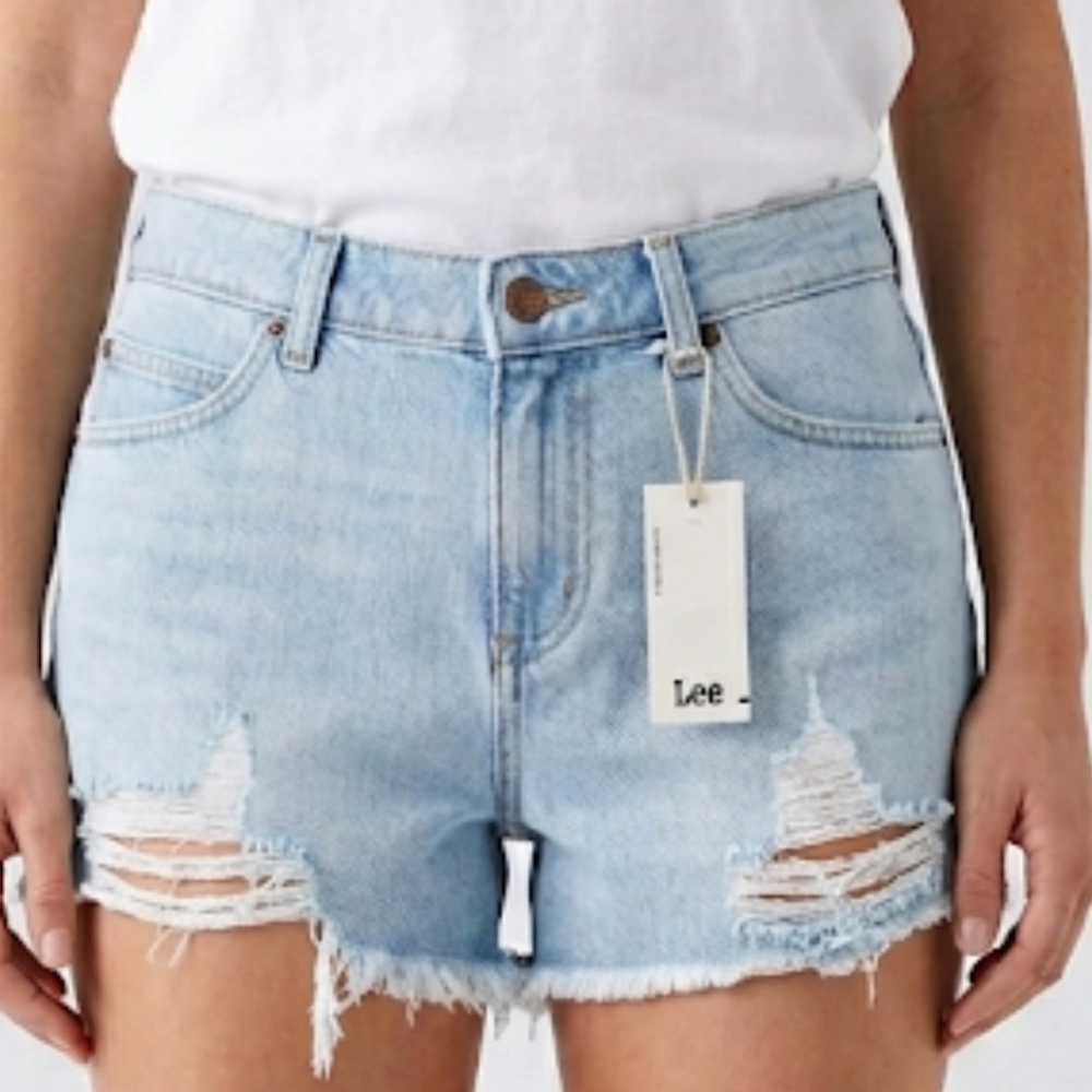 Lee ripped shorts